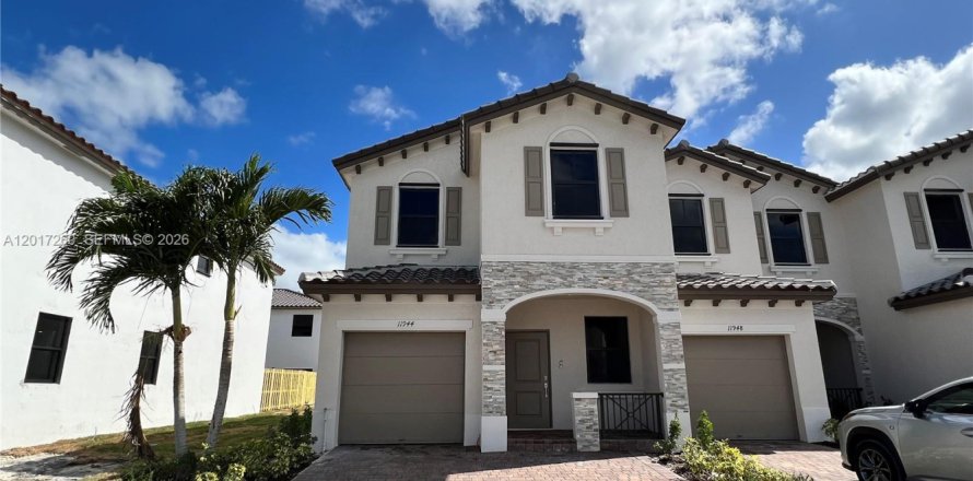 Townhouse in Homestead, Florida 3 bedrooms, 157.47 sq.m. № 2168616