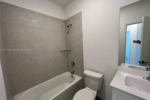 Townhouse in Homestead, Florida 3 bedrooms, 157.47 sq.m. № 2168616 - photo 14