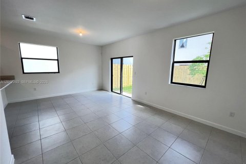 Townhouse in Homestead, Florida 3 bedrooms, 157.47 sq.m. № 2168616 - photo 7