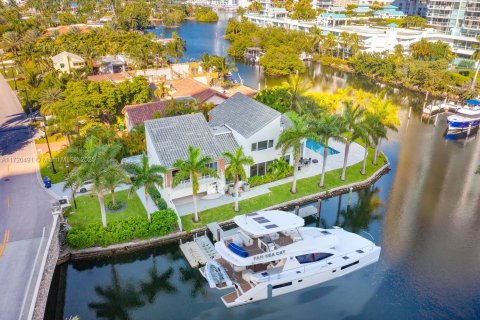 Villa ou maison à Sunny Isles Beach, Floride 4 chambres, 277.87 m2 № 2089314