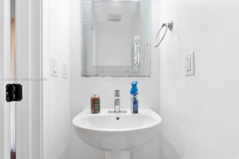 Immobilier commercial à vendre à Coral Gables, Floride: 247.03 m2 № 2433015 - photo 26