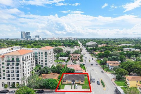 Immobilier commercial à vendre à Coral Gables, Floride: 247.03 m2 № 2433015 - photo 3