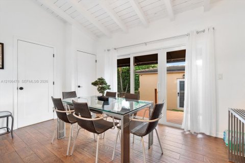 Immobilier commercial à vendre à Coral Gables, Floride: 247.03 m2 № 2433015 - photo 9