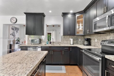 Immobilier commercial à vendre à Coral Gables, Floride: 247.03 m2 № 2433015 - photo 23