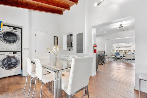 Immobilier commercial à vendre à Coral Gables, Floride: 247.03 m2 № 2433015 - photo 24