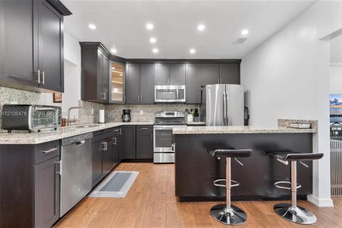 Immobilier commercial à vendre à Coral Gables, Floride: 247.03 m2 № 2433015 - photo 22