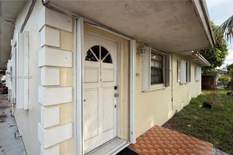 Villa ou maison à vendre à Miami, Floride: 4 chambres, 152.36 m2 № 2080309 - photo 3