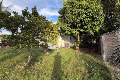 Villa ou maison à vendre à Miami, Floride: 4 chambres, 152.36 m2 № 2080309 - photo 6