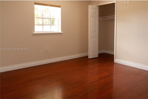 Снять в аренду виллу или дом в Майами, Флорида 4 спальни, 235.97м2, № 2034370 - фото 21