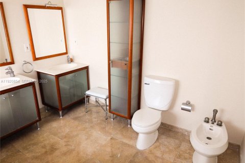 Снять в аренду виллу или дом в Майами, Флорида 4 спальни, 235.97м2, № 2034370 - фото 18