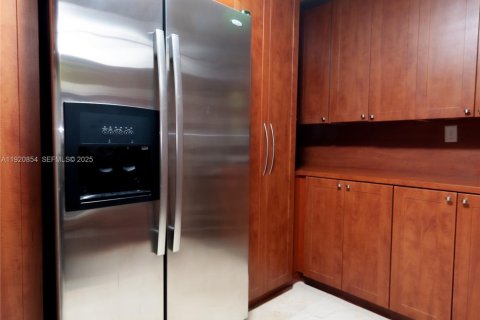 Снять в аренду виллу или дом в Майами, Флорида 4 спальни, 235.97м2, № 2034370 - фото 14