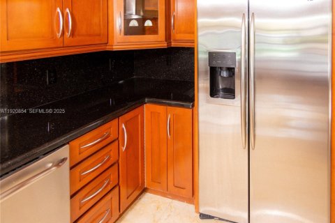 Снять в аренду виллу или дом в Майами, Флорида 4 спальни, 235.97м2, № 2034370 - фото 12