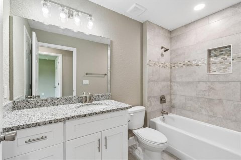 House in Lakeland, Florida 3 bedrooms, 128.58 sq.m. № 2204697 - photo 24
