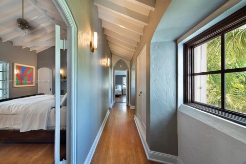 Casa en alquiler en Miami Beach, Florida, 12 dormitorios, 637.5 m2 № 1959611 - foto 15