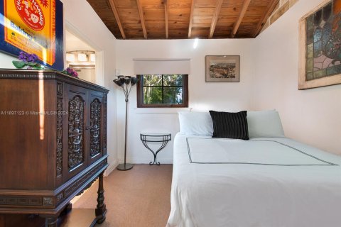 Casa en alquiler en Miami Beach, Florida, 12 dormitorios, 637.5 m2 № 1959611 - foto 30