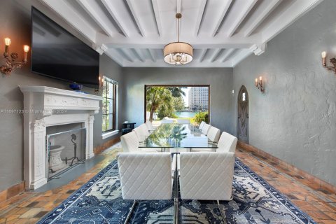 Casa en alquiler en Miami Beach, Florida, 12 dormitorios, 637.5 m2 № 1959611 - foto 7