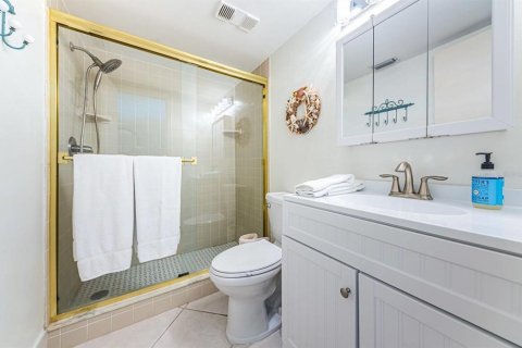Condo in Saint Petersburg, Florida, 2 bedrooms  № 215034 - photo 18