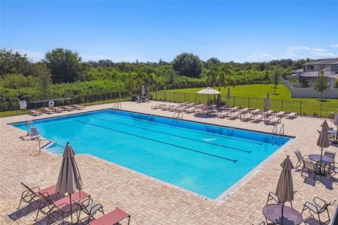 Villa ou maison à vendre à Zephyrhills, Floride: 4 chambres, 242.94 m2 № 2428917 - photo 8