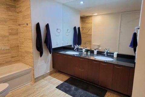 Купить кондоминиум в Санни-Айлс-Бич, Флорида 2 спальни, 133.31м2, № 2046410 - фото 23