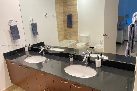 Купить кондоминиум в Санни-Айлс-Бич, Флорида 2 спальни, 133.31м2, № 2046410 - фото 22