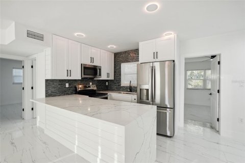 Casa en venta en Sarasota, Florida, 3 dormitorios, 98.29 m2 № 1563607 - foto 6