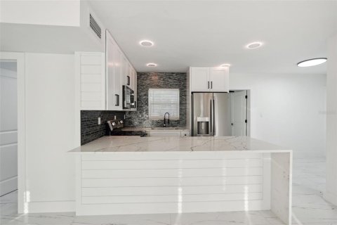 Casa en venta en Sarasota, Florida, 3 dormitorios, 98.29 m2 № 1563607 - foto 11