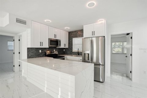 Casa en venta en Sarasota, Florida, 3 dormitorios, 98.29 m2 № 1563607 - foto 10
