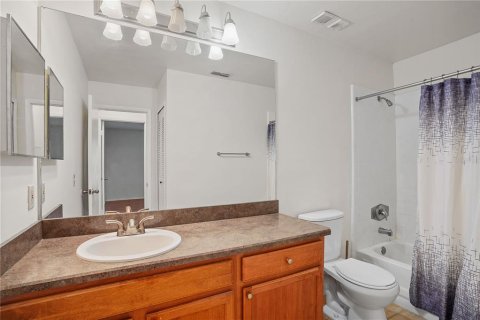Condo in Orlando, Florida, 1 bedroom № 2231918 - photo 23