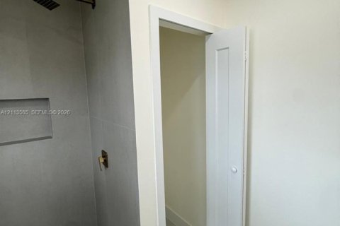 Купить виллу или дом в Майами, Флорида 3 спальни, 159.98м2, № 2434059 - фото 2