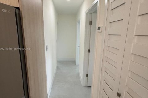 Купить виллу или дом в Майами, Флорида 3 спальни, 159.98м2, № 2434059 - фото 4