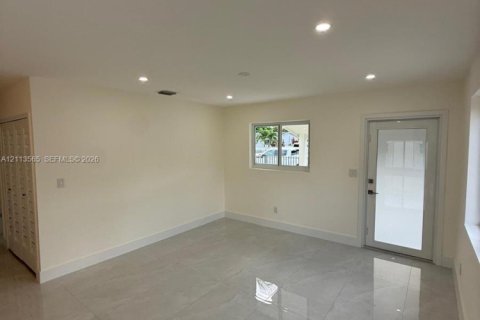 Купить виллу или дом в Майами, Флорида 3 спальни, 159.98м2, № 2434059 - фото 11