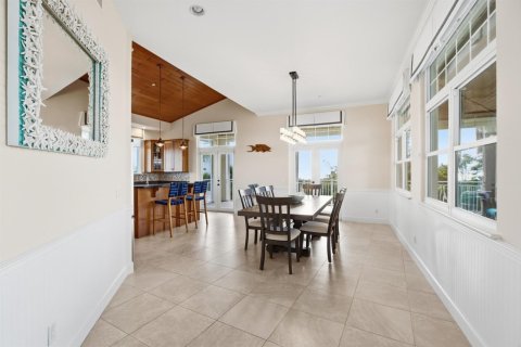 Villa ou maison à louer à Hutchinson Island South, Floride: 4 chambres, 387.68 m2 № 2439294 - photo 16