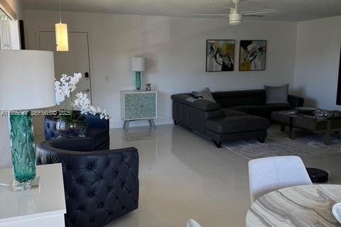 Condominio en venta en Port St. Lucie, Florida, 2 dormitorios, 108.7 m2 № 1993803 - foto 9