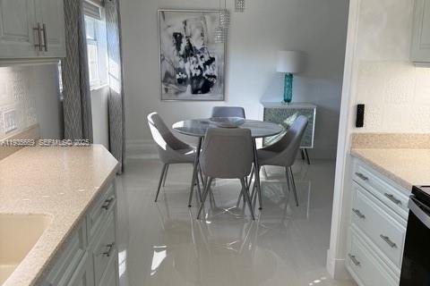 Condominio en venta en Port St. Lucie, Florida, 2 dormitorios, 108.7 m2 № 1993803 - foto 4