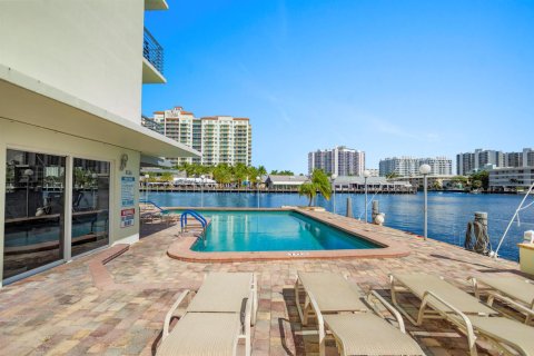 Condominio en venta en Fort Lauderdale, Florida, 3 habitaciones, 40.88 m2 № 2153855 - foto 19