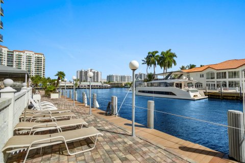 Condominio en venta en Fort Lauderdale, Florida, 3 habitaciones, 40.88 m2 № 2153855 - foto 20