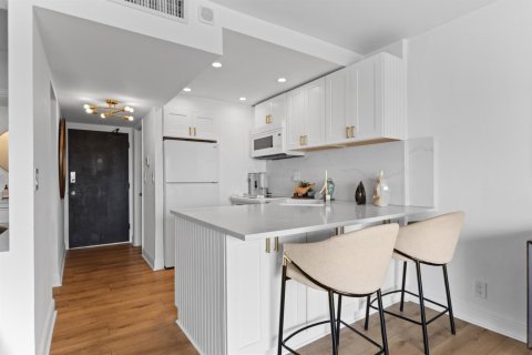 Condominio en venta en Fort Lauderdale, Florida, 3 habitaciones, 40.88 m2 № 2153855 - foto 4
