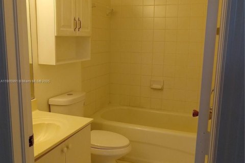 Copropriété à louer à Homestead, Floride: 2 chambres, 75.72 m2 № 1957288 - photo 12