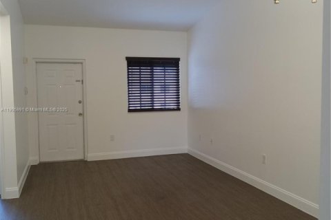 Copropriété à louer à Homestead, Floride: 2 chambres, 75.72 m2 № 1957288 - photo 3