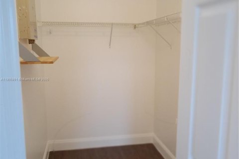 Copropriété à louer à Homestead, Floride: 2 chambres, 75.72 m2 № 1957288 - photo 11