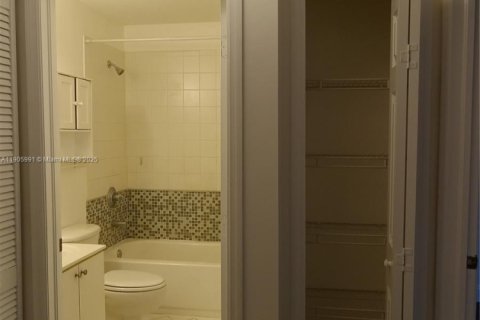 Copropriété à louer à Homestead, Floride: 2 chambres, 75.72 m2 № 1957288 - photo 16