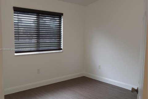 Copropriété à louer à Homestead, Floride: 2 chambres, 75.72 m2 № 1957288 - photo 9