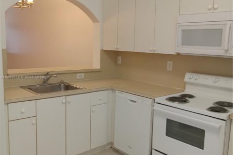 Copropriété à louer à Homestead, Floride: 2 chambres, 75.72 m2 № 1957288 - photo 5