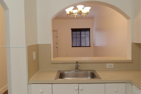 Copropriété à louer à Homestead, Floride: 2 chambres, 75.72 m2 № 1957288 - photo 4