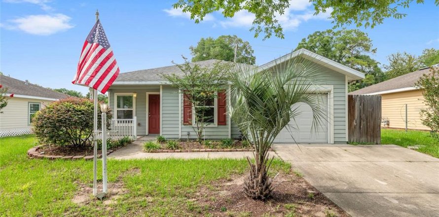 House in Gainesville, Florida 3 bedrooms, 109.35 sq.m. № 2102461