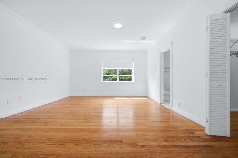 Villa ou maison à vendre à Miami, Floride: 4 chambres, 328.78 m2 № 2066567 - photo 23