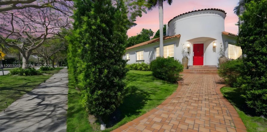 Villa ou maison à Miami, Floride 4 chambres, 328.78 m2 № 2066567