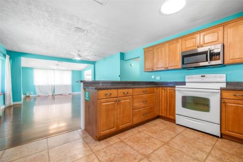 Casa en venta en Tampa, Florida, 3 dormitorios, 143.07 m2 № 1635114 - foto 21
