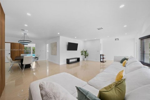 Casa en venta en Hollywood, Florida, 6 dormitorios, 370.68 m2 № 1964883 - foto 4