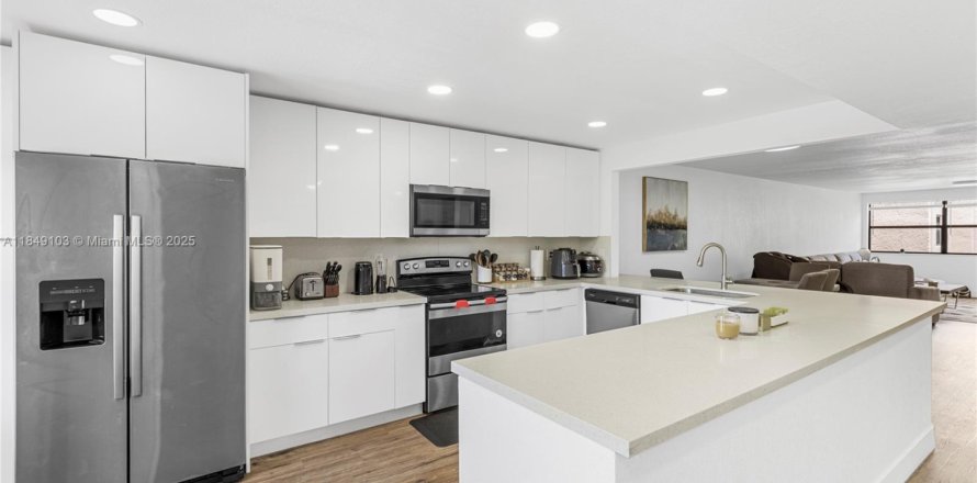 Condo in Sunrise, Florida, 2 bedrooms  № 1850620